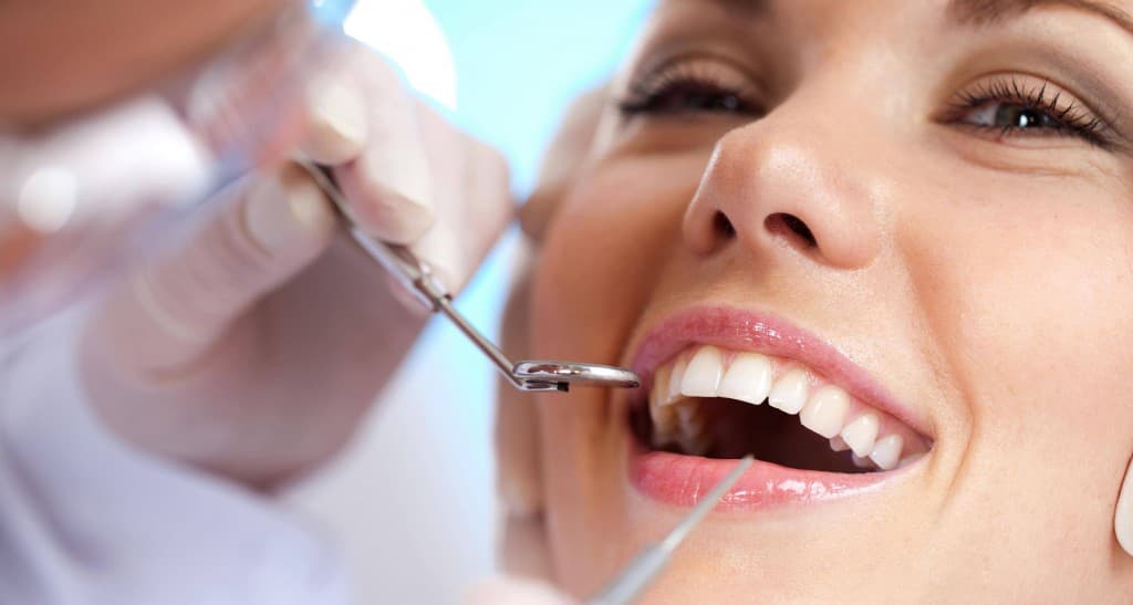 Hiểm họa tiềm ẩn khi răng khôn hàm trên mọc?